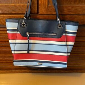 Chaps vinyl purse. Excellent condition.